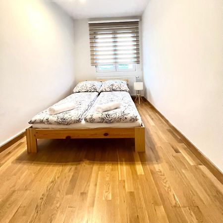 Spacious Apartment With Terrace Виена Екстериор снимка
