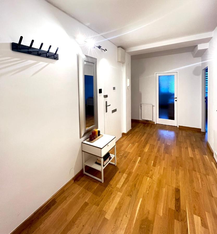 Spacious Apartment With Terrace Виена Екстериор снимка