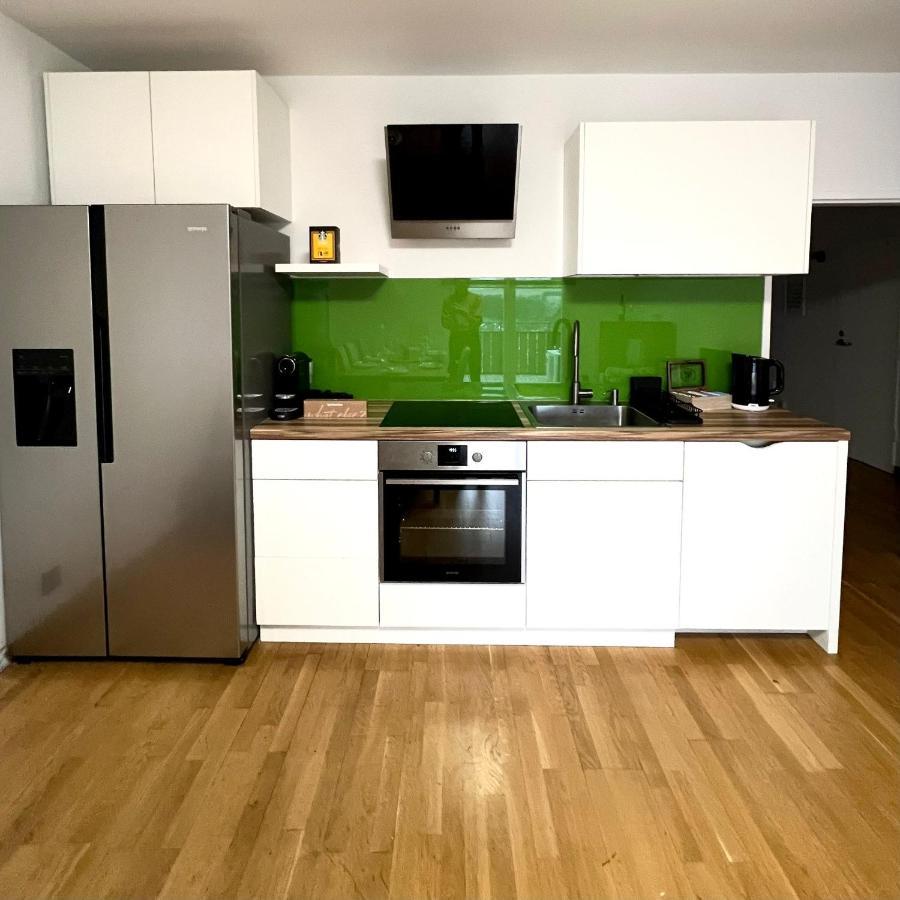 Spacious Apartment With Terrace Виена Екстериор снимка
